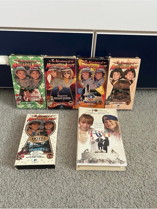 Mary-Kate And Ashley Other - Mary-Kate and Ashley Olsen VHS - Lot of 6 (Mix of Clamshells + Slip-Cover)